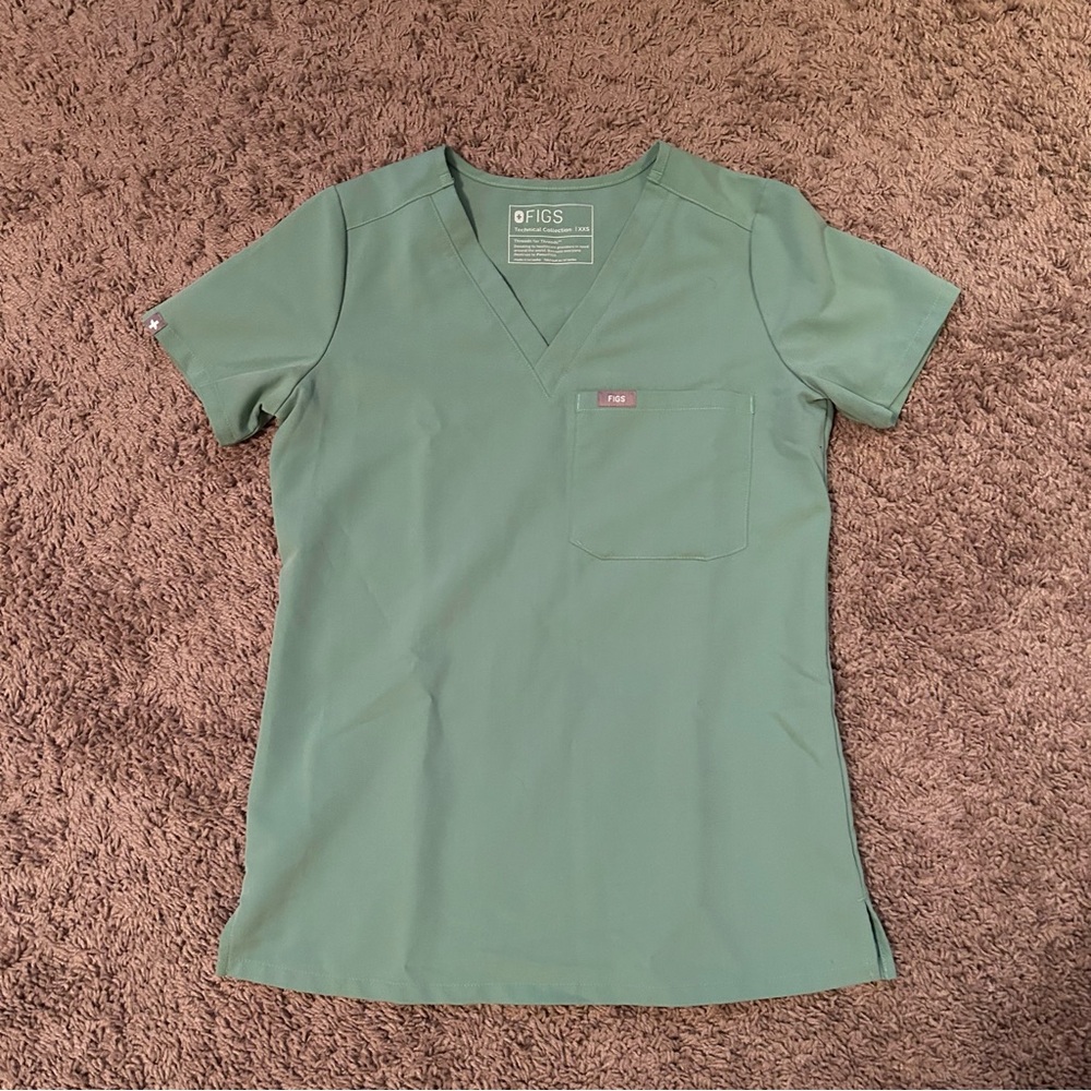 ‼️Figs Catarina One-Pocket Scrub Top‼️